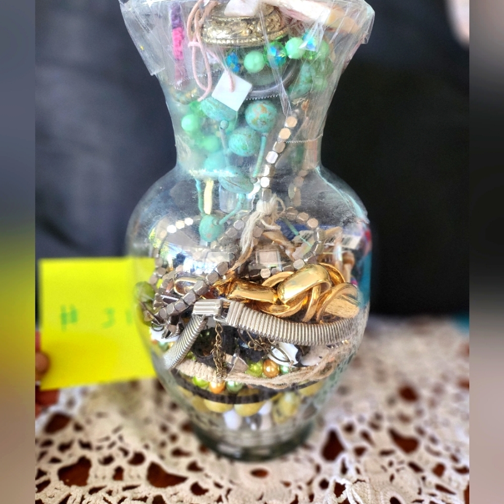 Grab bag vase